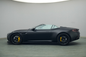 Aston Martin DB12 Volante