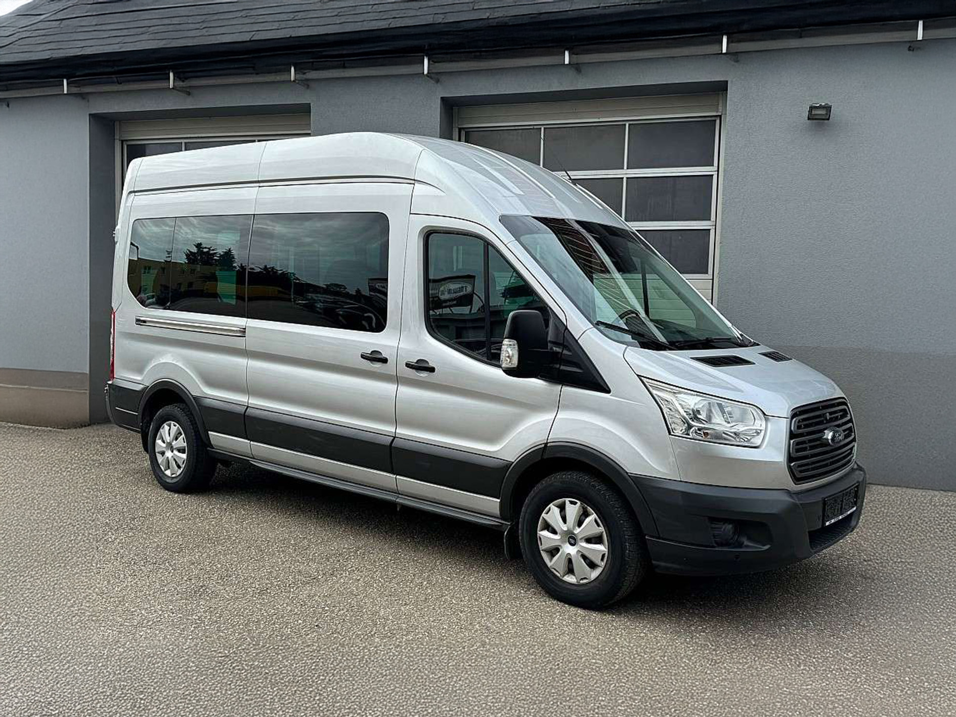 Ford Transit Bus 9 Sitzer
